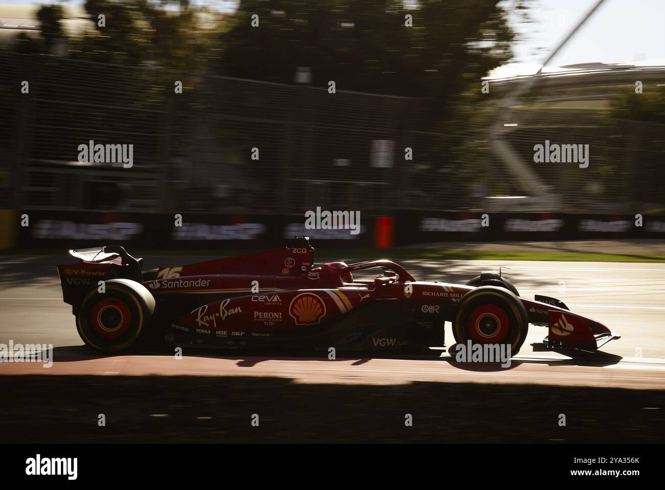 MELBOURNE, AUSTRALIE, 22 MARS : Charles Leclerc de Monaco pilote la Ferrari SF-24 lors de la deuxième épreuve du Grand Prix d'Australie 2024 à Albert Banque D'Images