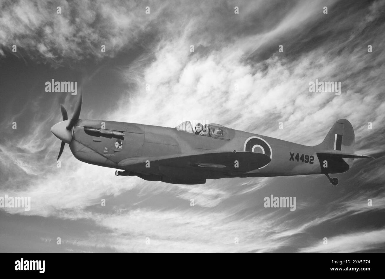 Le Supermarine Spitfire Mark IV était un prototype expérimental unique avec le nouveau moteur Rolls Royce Griffon, reconstruit plus tard sous le nom de Mk XX. le chasseur monoplace britannique a été utilisé par la Royal Air Force et d'autres pays alliés avant, pendant et après la première Guerre mondiale. Il a été le seul chasseur britannique produit en continu tout au long de la guerre, bien que dans de nombreuses marques (versions). Banque D'Images