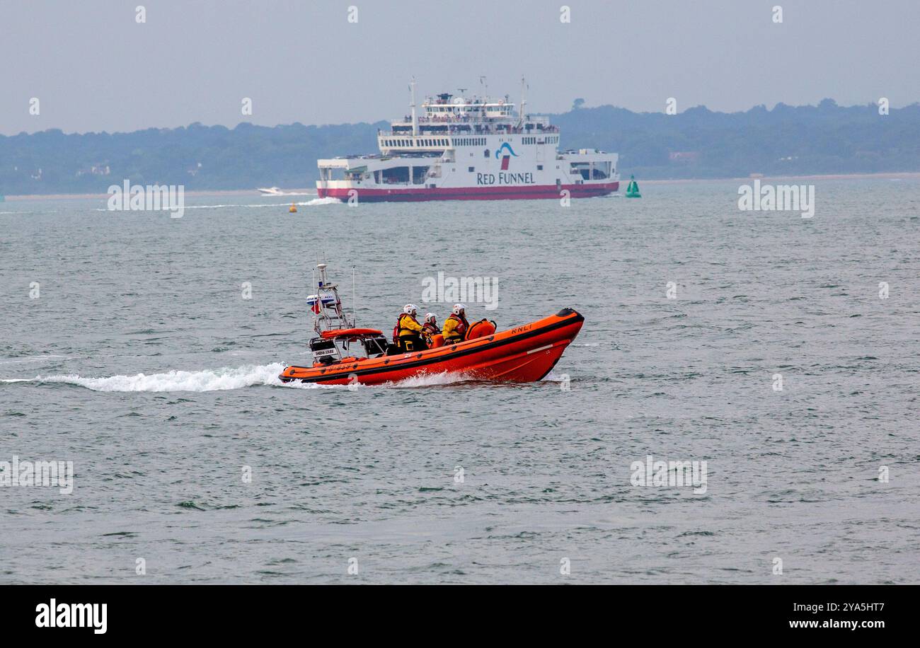 Cowes, Île de Wight, Royaume-Uni - 1er août 2024 : Cowes Lifeboat, Atlantic 85 Class Sheena Louise Banque D'Images