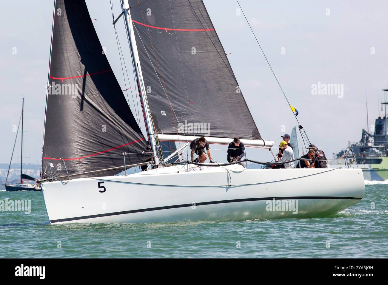 Voile yachting - course à Cowes week 2024 - classe IRC classe 5 Banque D'Images