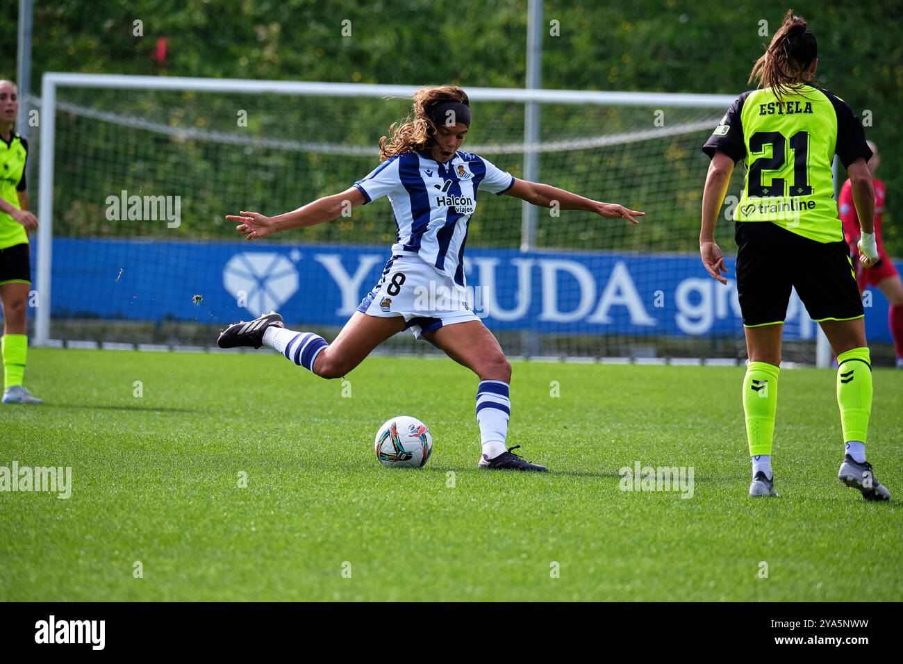 Zubieta, Espagne. 12 octobre 2024. Andreia Jacinto fait une passe. Crédit : Rubén Gil/Alamy Live News. Banque D'Images