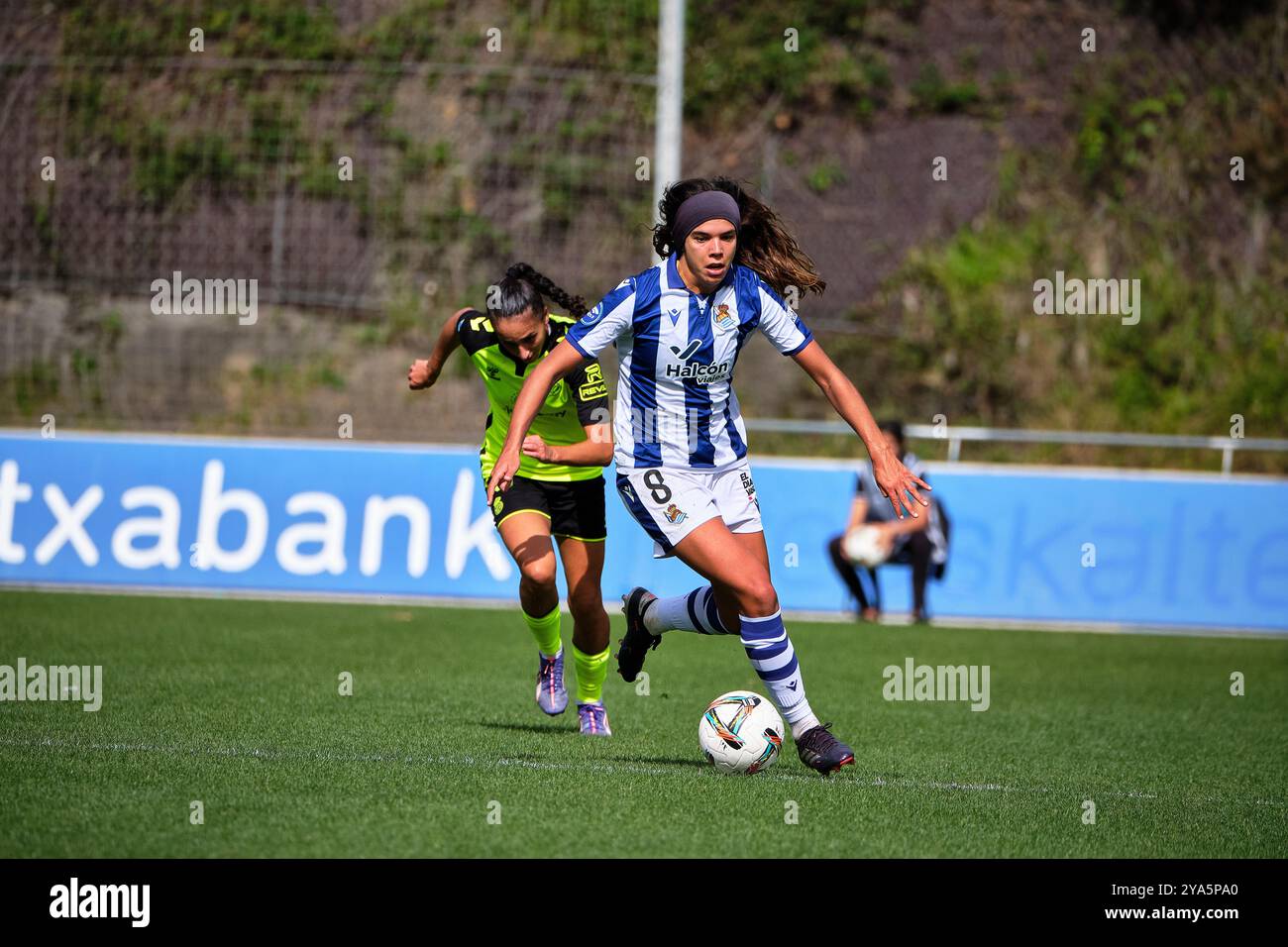 Zubieta, Espagne. 12 octobre 2024. Andreia Jacinto dribble la balle. Crédit : Rubén Gil/Alamy Live News. Banque D'Images