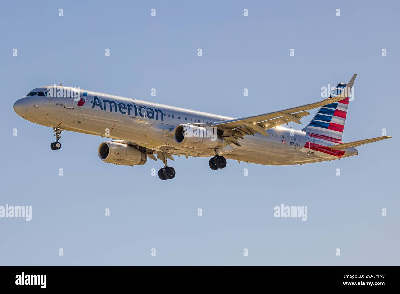 N153AN American Airlines Airbus A321-231(WL) atterrissant à Palm Springs (PSP/KPSP) Banque D'Images