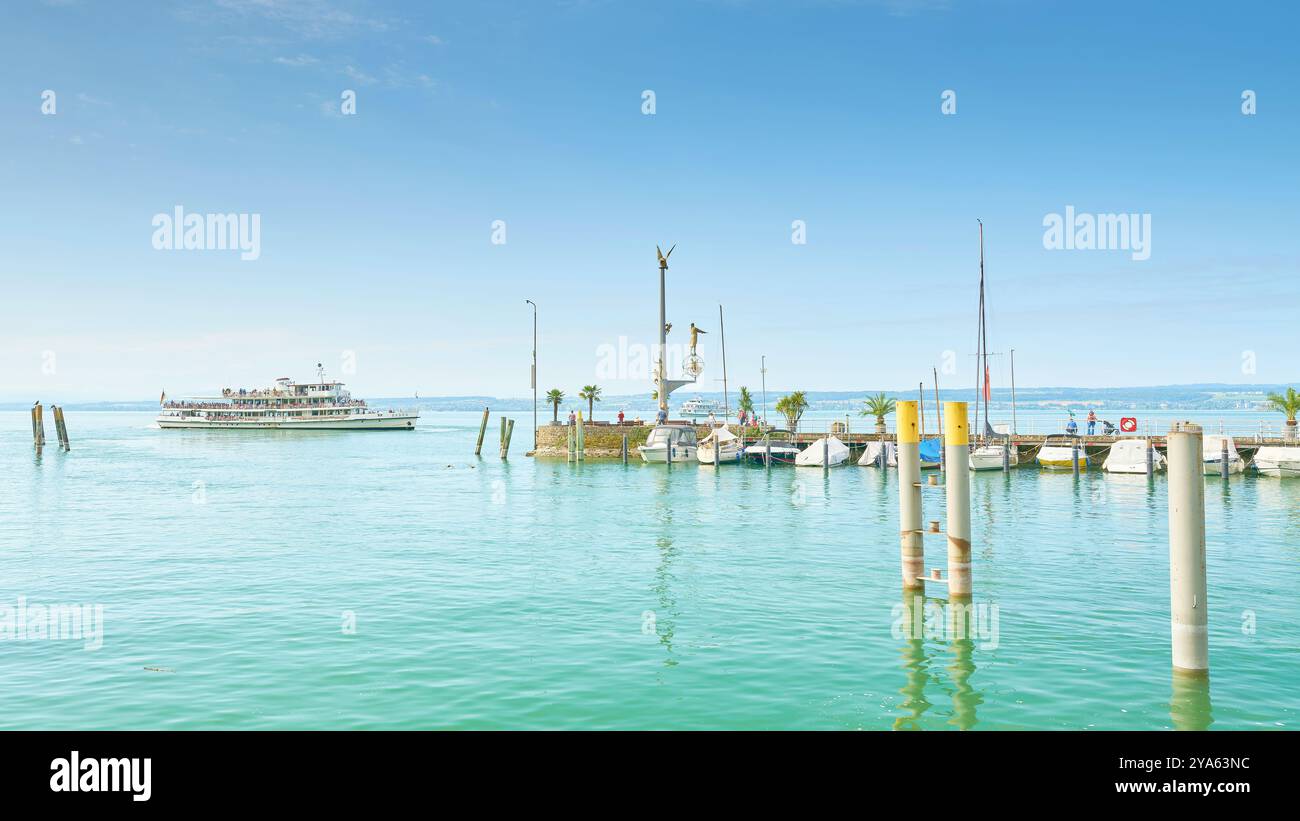 Paquebot Baden entrant dans le port de Meersburg sur le lac de Constance, Bodensee en Allemagne Banque D'Images