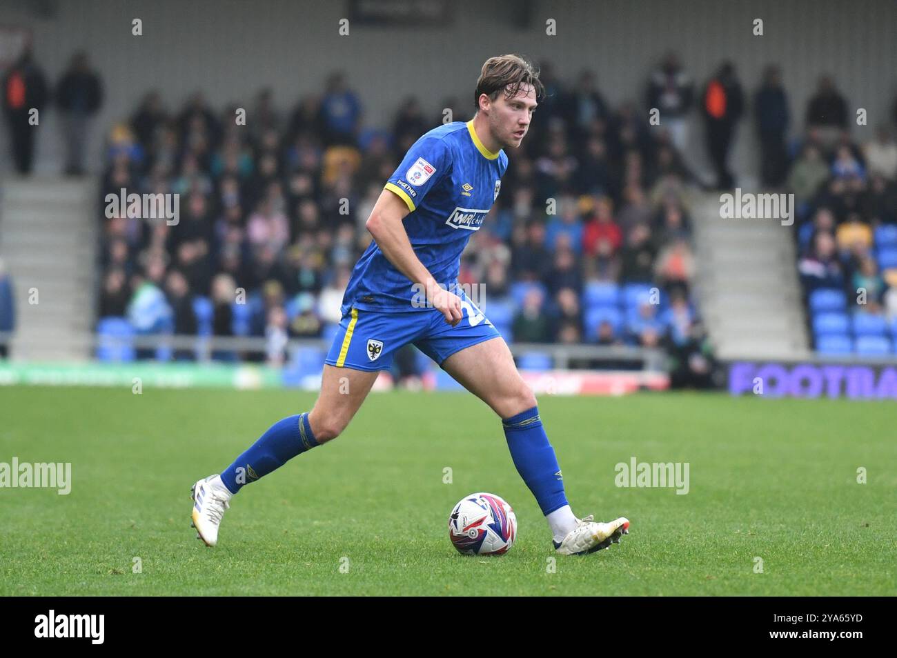 Londres, Angleterre. 12 octobre 2024. Riley Hartbottle lors du match Sky Bet EFL League Two entre l'AFC Wimbledon et Carlisle United au Cherry Red Records Stadium, à Londres. Kyle Andrews/Alamy Live News Banque D'Images