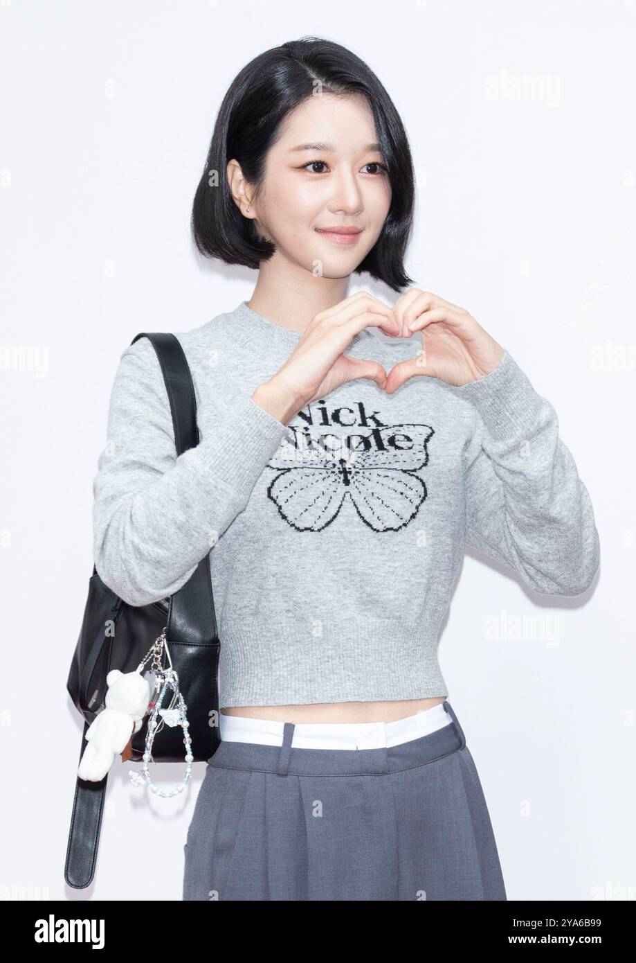 Séoul, Corée du Sud. 11 octobre 2024. L'actrice sud-coréenne Seo Ye-ji, assiste à un appel photo pour l'inauguration du magasin phare NickNicole Myeongdong au District Shopping Town Myeongdong à Séoul, en Corée du Sud, le 11 octobre 2024. (Photo : Lee Young-ho/Sipa USA) crédit : Sipa USA/Alamy Live News Banque D'Images