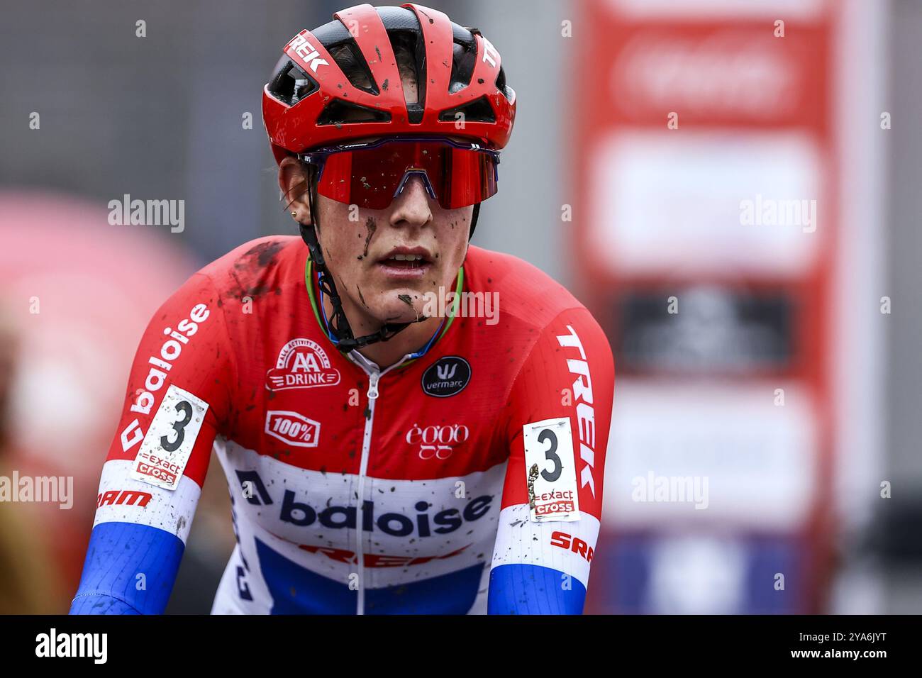 Beringen, Belgique. 12 octobre 2024. Dutch Lucinda Brand franchit la ligne d'arrivée à la course d'élite féminine de l'événement cycliste de cyclocross 'exact Cross Beringen', samedi 12 octobre 2024 à Beringen, course 1/7 de la compétition exact Cross. BELGA PHOTO DAVID PINTENS crédit : Belga News Agency/Alamy Live News Banque D'Images