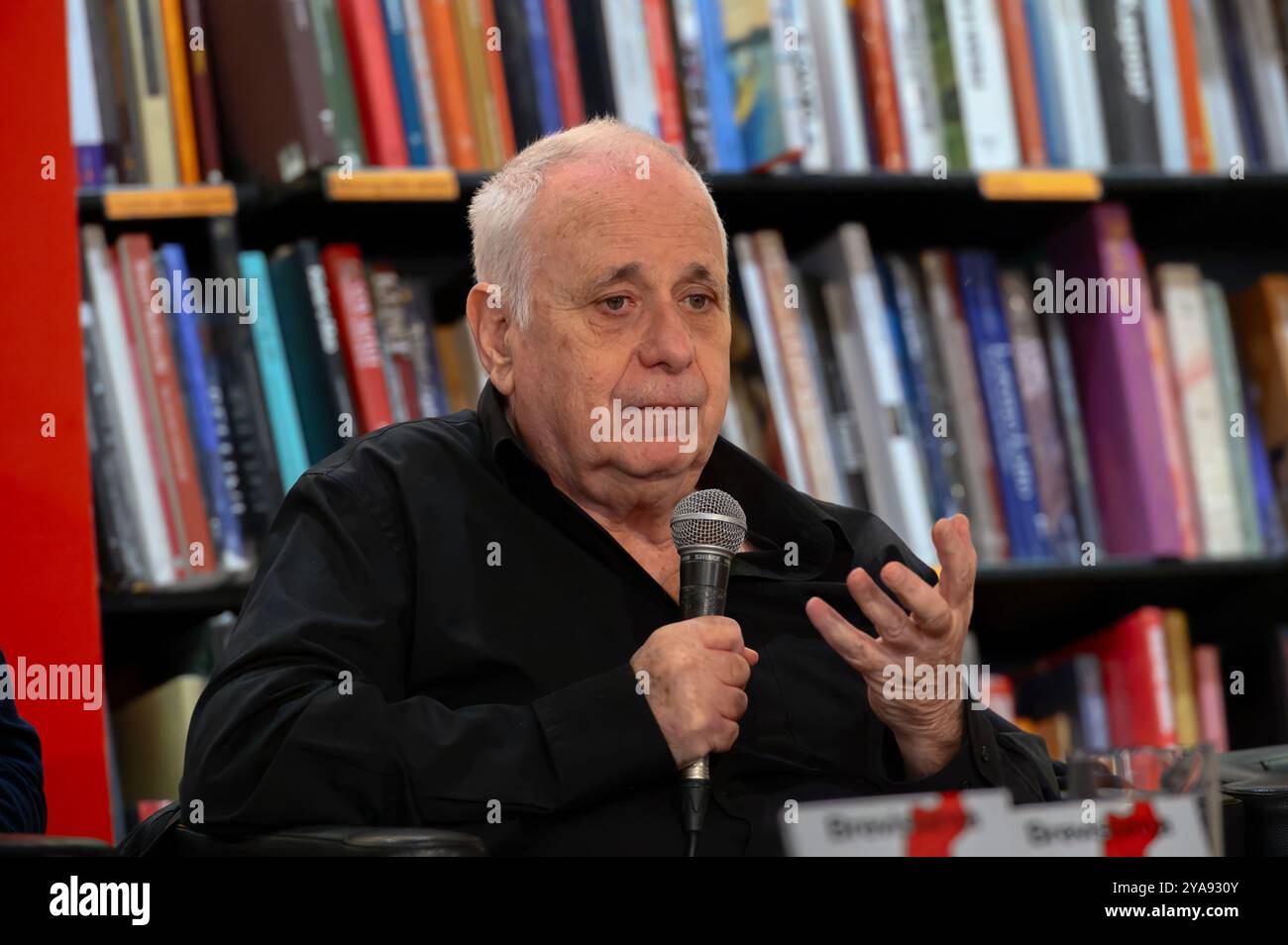 Ilan Pappé, né à Haïfa, est un historien anti-sioniste israélien. Professeur titulaire d'une chaire au Département d'histoire de l'Université d'Exeter (Royaume-Uni). Banque D'Images