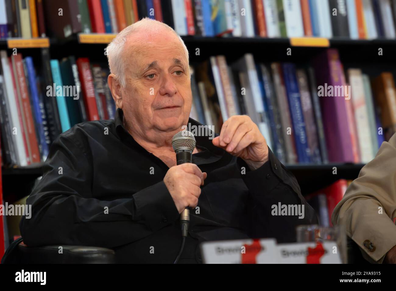 Ilan Pappé, né à Haïfa, est un historien anti-sioniste israélien. Professeur titulaire d'une chaire au Département d'histoire de l'Université d'Exeter (Royaume-Uni). Banque D'Images