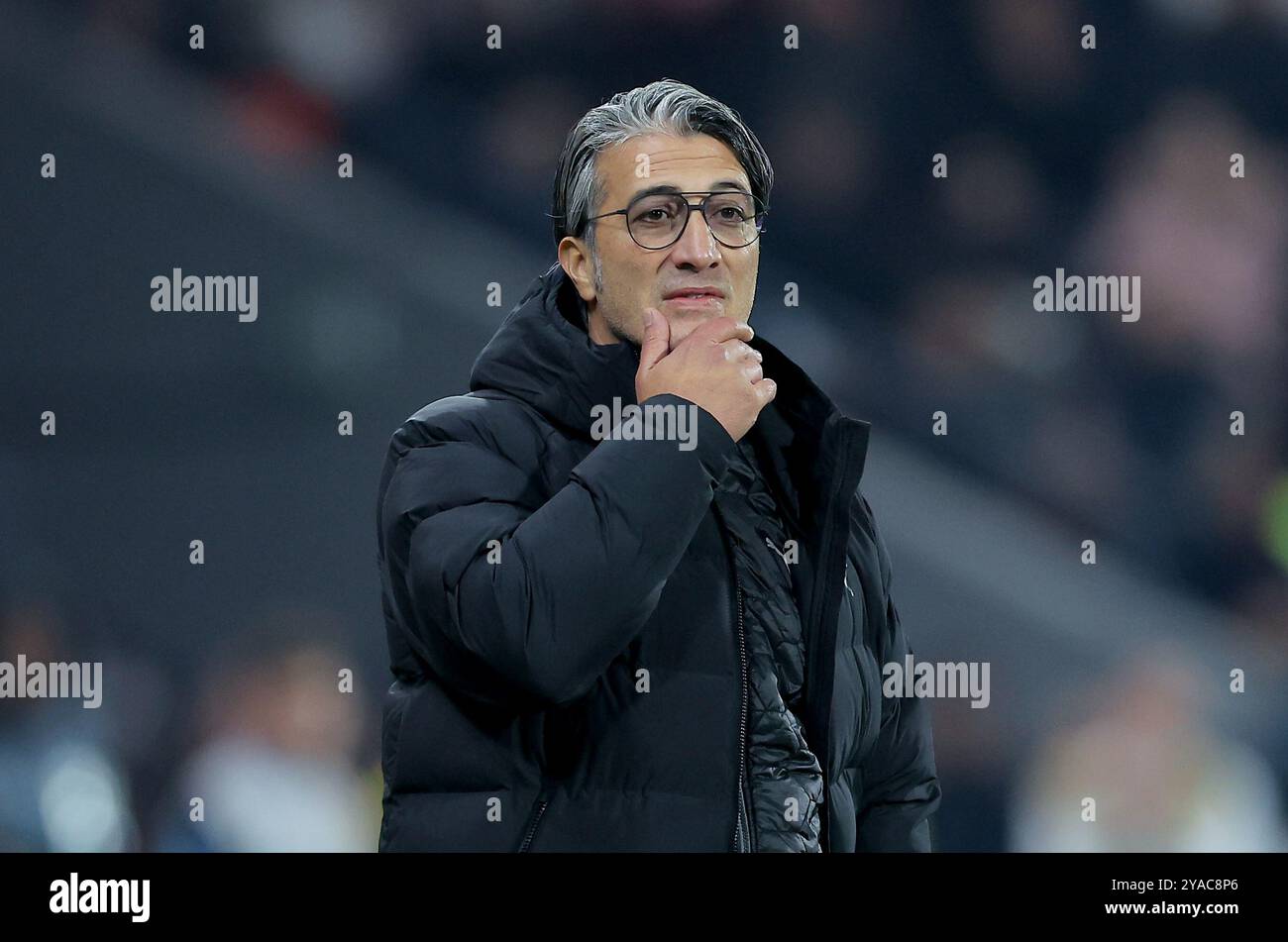 Leskovac, Serbie. 12 octobre 2024. L'entraîneur-chef de la Suisse Murat Yakin est vu lors du match de football UEFA Nations League 2024/25 League A Group A4 entre la Serbie et la Suisse à Leskovac, Serbie, 12 octobre 2024. Crédit : Predrag Milosavljevic/Xinhua/Alamy Live News Banque D'Images