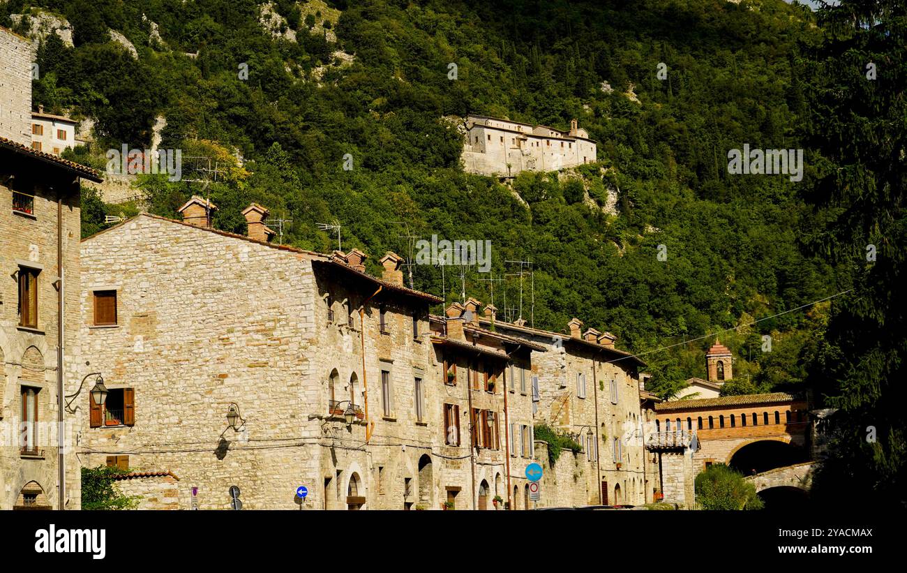 Le tracé médiéval parfaitement conservé du village de Gubbio, Ombrie, Italie Banque D'Images