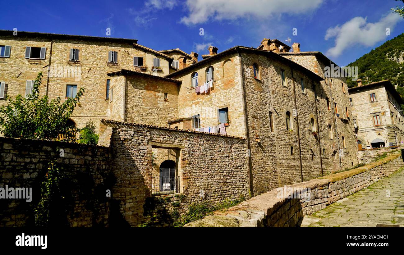 Le tracé médiéval parfaitement conservé du village de Gubbio, Ombrie, Italie Banque D'Images