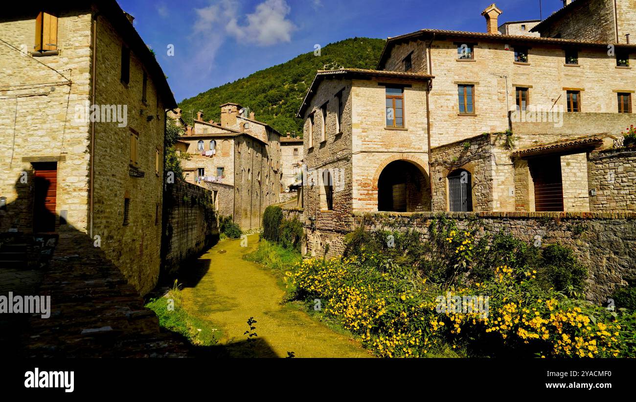 Le tracé médiéval parfaitement conservé du village de Gubbio, Ombrie, Italie Banque D'Images