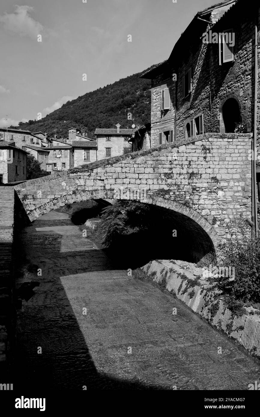 Le tracé médiéval parfaitement conservé du village de Gubbio, Ombrie, Italie Banque D'Images