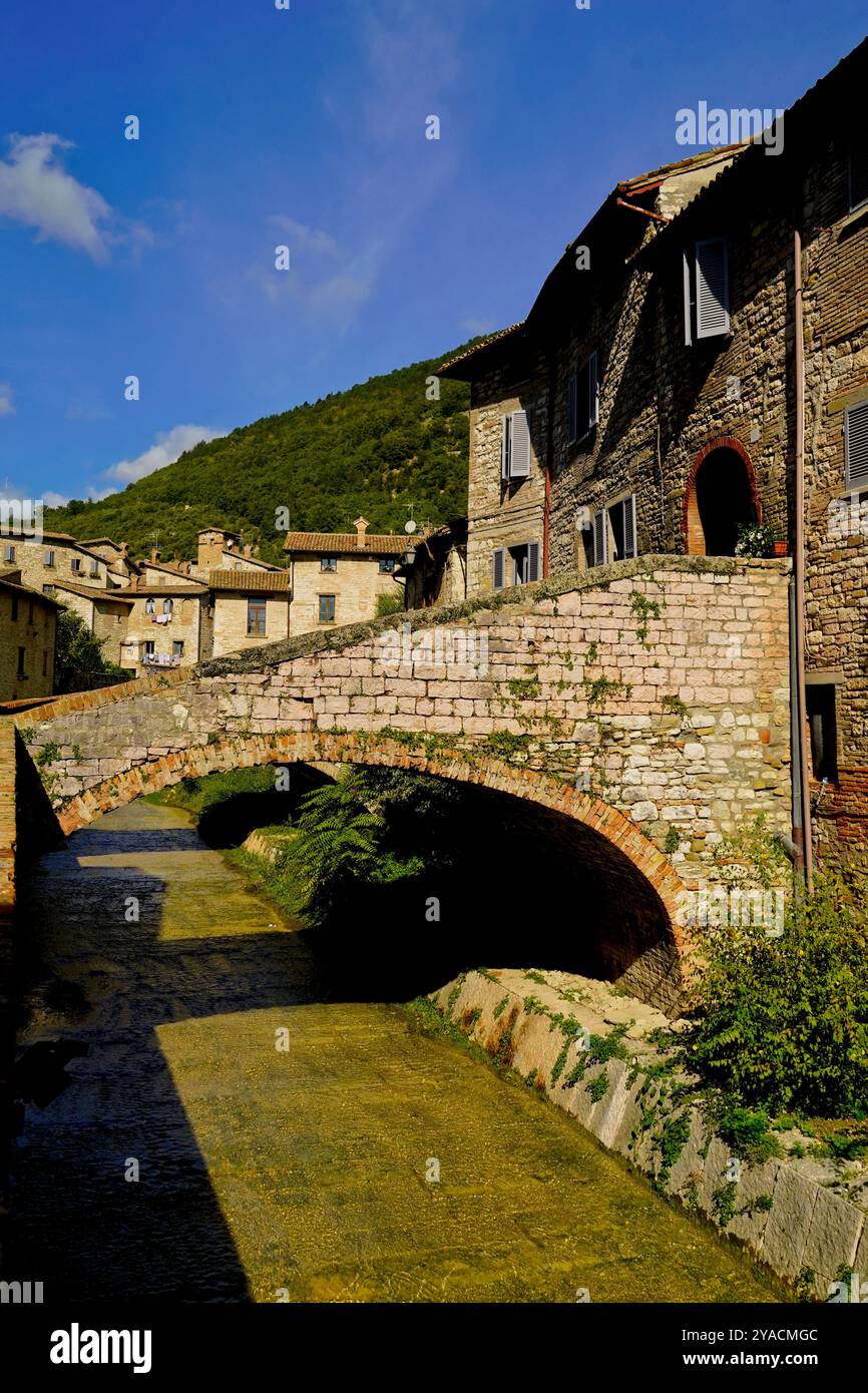 Le tracé médiéval parfaitement conservé du village de Gubbio, Ombrie, Italie Banque D'Images