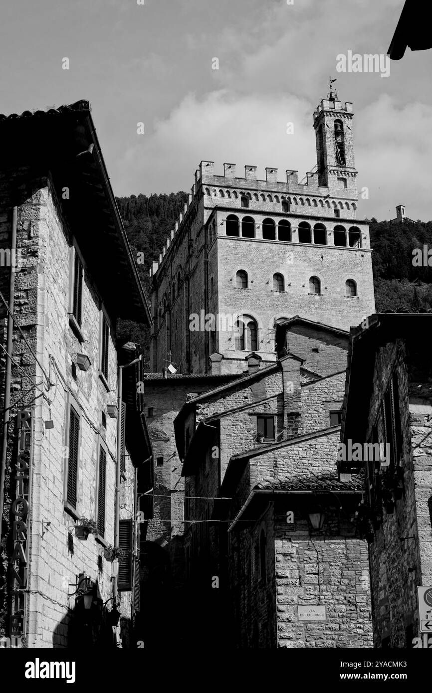 Le tracé médiéval parfaitement conservé du village de Gubbio, Ombrie, Italie Banque D'Images