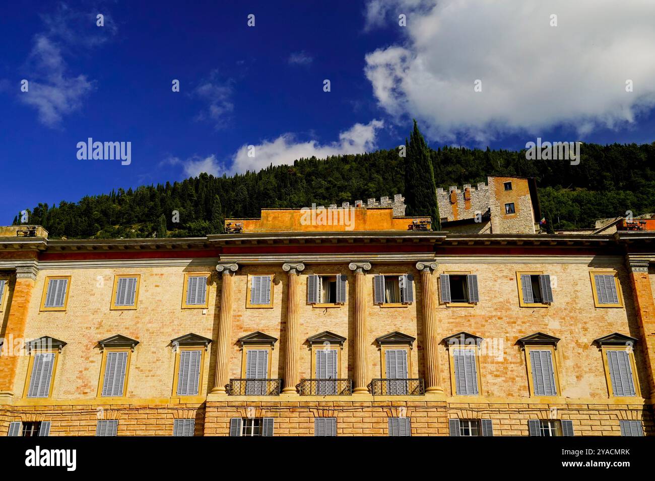 Le tracé médiéval parfaitement conservé du village de Gubbio, Ombrie, Italie Banque D'Images