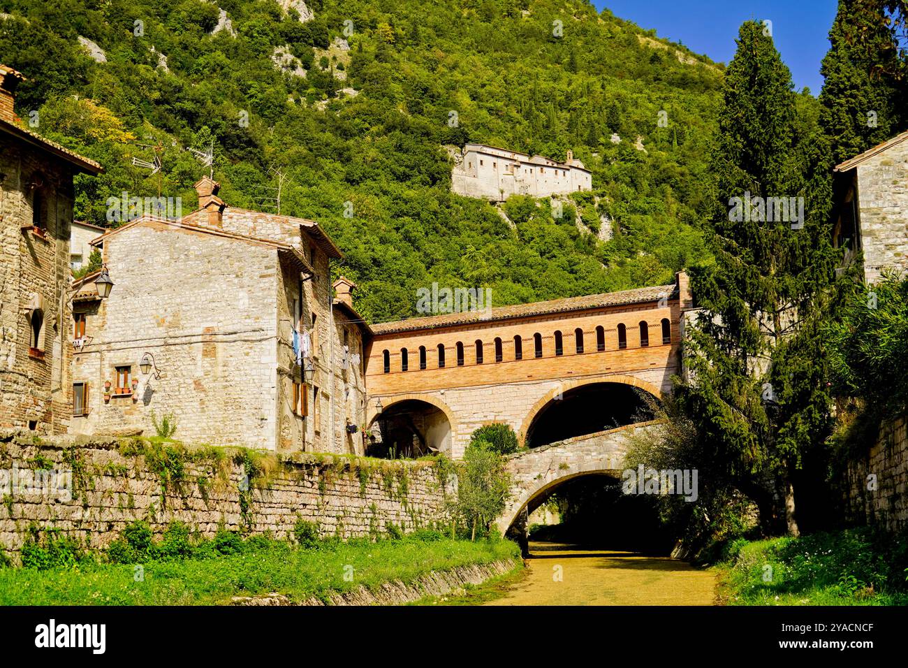 Le tracé médiéval parfaitement conservé du village de Gubbio, Ombrie, Italie Banque D'Images