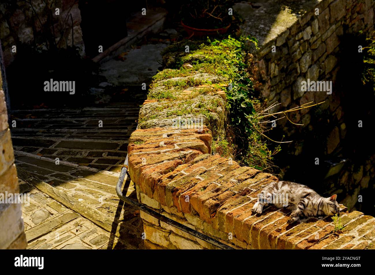 Le tracé médiéval parfaitement conservé du village de Gubbio, Ombrie, Italie Banque D'Images