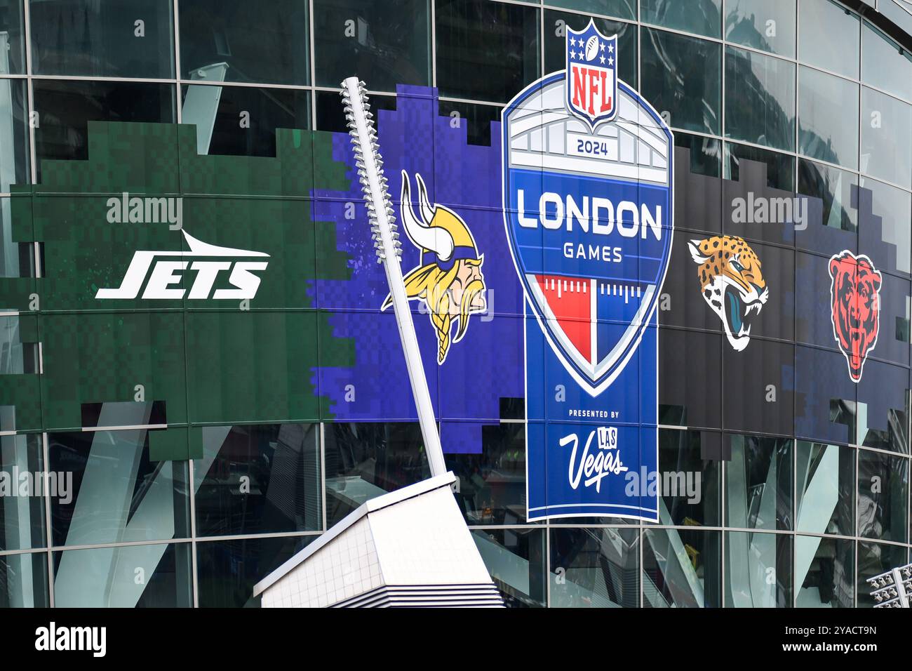 La marque du match NFL pas l'extérieur du stade Ahed of the week 6 match Chicago Bears vs Jacksonville Jaguars au Tottenham Hotspur Stadium, Londres, Royaume-Uni, 13 octobre 2024 (photo par Craig Thomas/News images) Banque D'Images