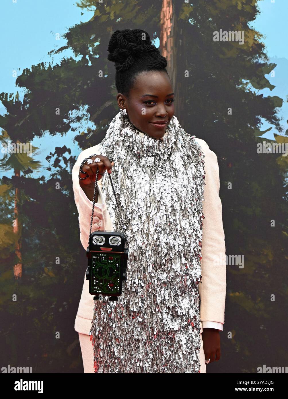 LONDRES, ROYAUME-UNI. 13 octobre 2024. Lupita Nyong'o assiste à la présentation spéciale 'The Wild robot' - 68ème BFI London film Festival à Londres, Royaume-Uni. (Photo de 李世惠/Voir Li/Picture Capital) crédit : Voir Li/Picture Capital/Alamy Live News Banque D'Images