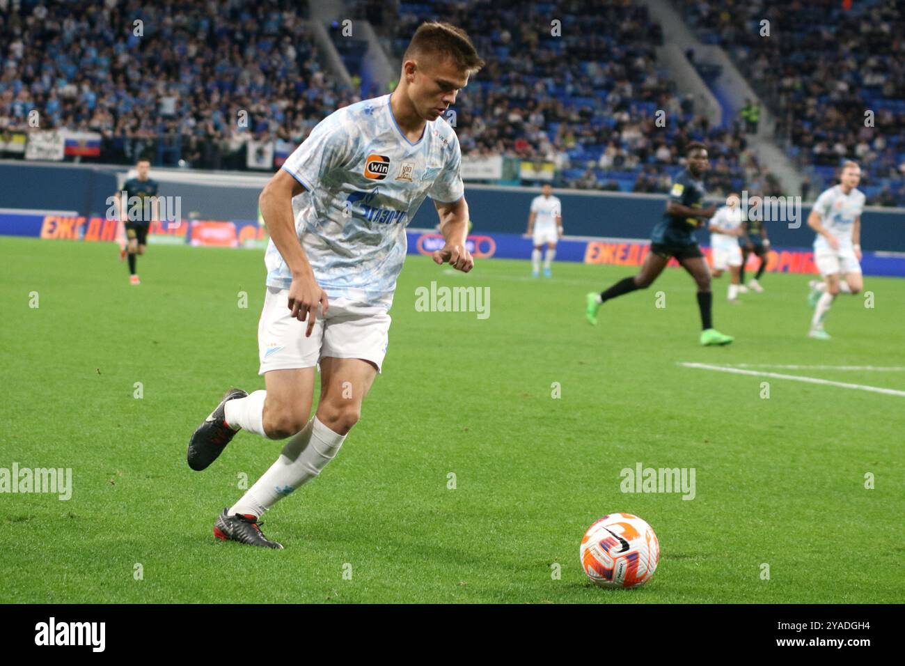 Sergey Chernov (45 ans) de Zenit vu en action lors du match de football Winline Super Series entre Zenit Saint-Pétersbourg et Voïvodine Serbie à Gazprom Arena. Score final ; Zenit 4:1 Voïvodine. (Photo de Maksim Konstantinov / SOPA images/SIPA USA) Banque D'Images