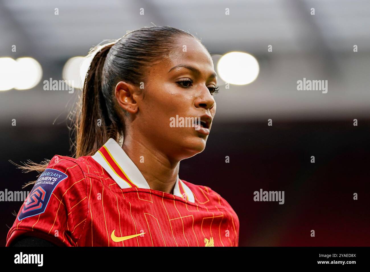 Liverpool, Royaume-Uni. Dimanche 13 octobre 2024, Barclays Women’s Super League : Liverpool FC Women vs Manchester City Women à Anfield. Taylor Hinds va prendre un virage. Crédit James Giblin/Alamy Live News. Banque D'Images