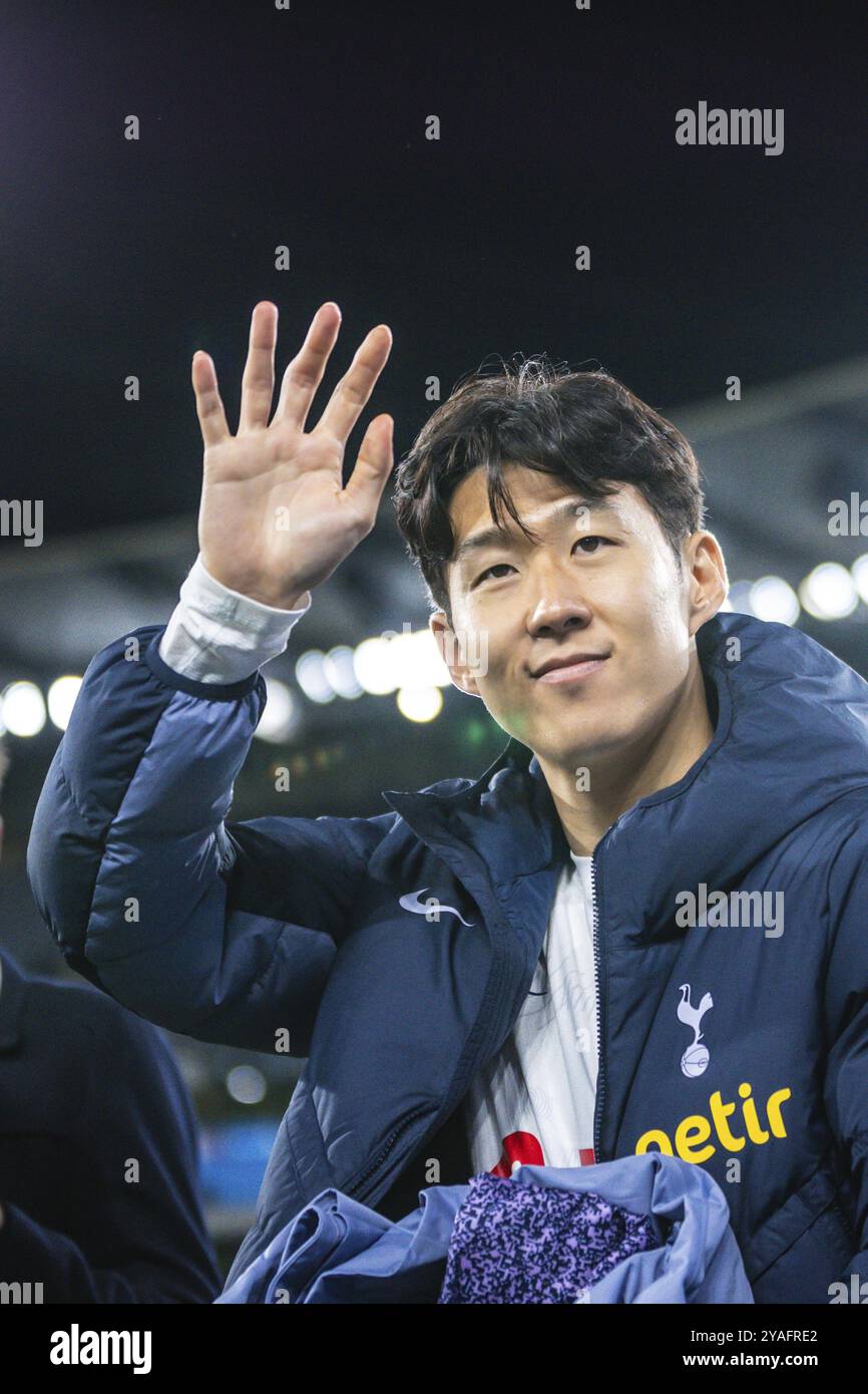 MELBOURNE, AUSTRALIE, 22 MAI : Heung min fils de Tottenham Hotspur remercie ses fans après que Newcastle United ait battu Tottenham Hotspur aux pénalités pendant le Glo Banque D'Images