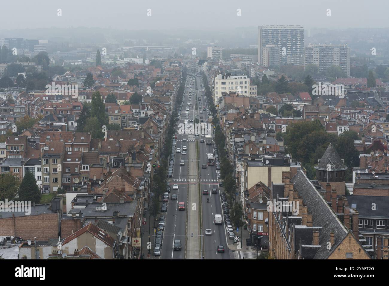 Koekelberg, région de Bruxelles-capitale, Belgique, 10 23 2019 vue panoramique sur l'avenue Josse Goffin et le boulevard Charles Quint, Europe Banque D'Images