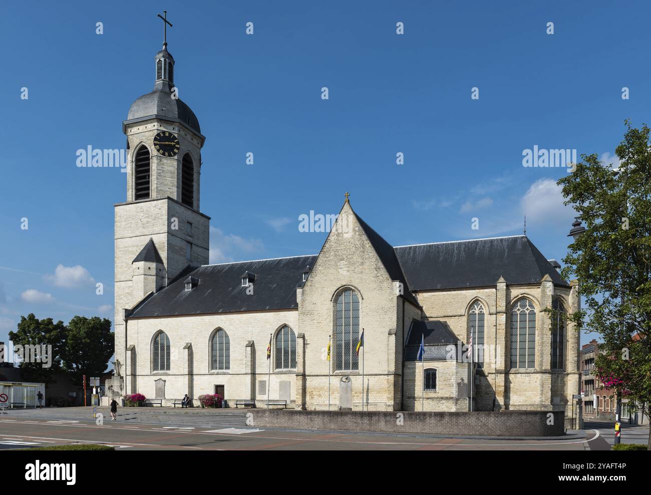 Haacht, région du Brabant flamand, Belgique, 09 23 2021 : L'église Haacht sur la place de la municipalité, Europe Banque D'Images