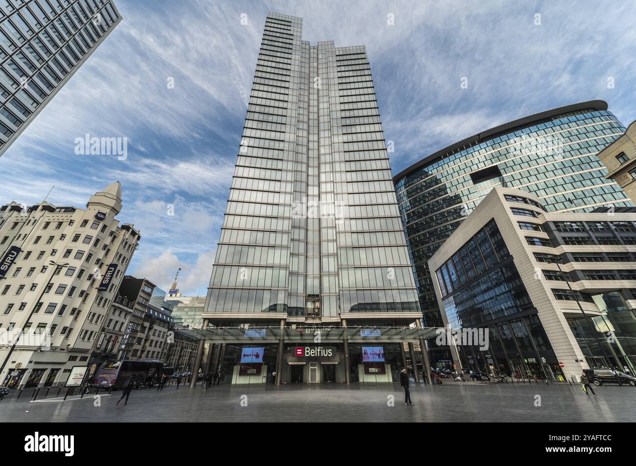 Bruxelles, Belgique, 03 10 2019 : la place Rogier avec la tour Belfius Banque et assurance, quelques hôtels et institutions de l'union européenne, Europ Banque D'Images