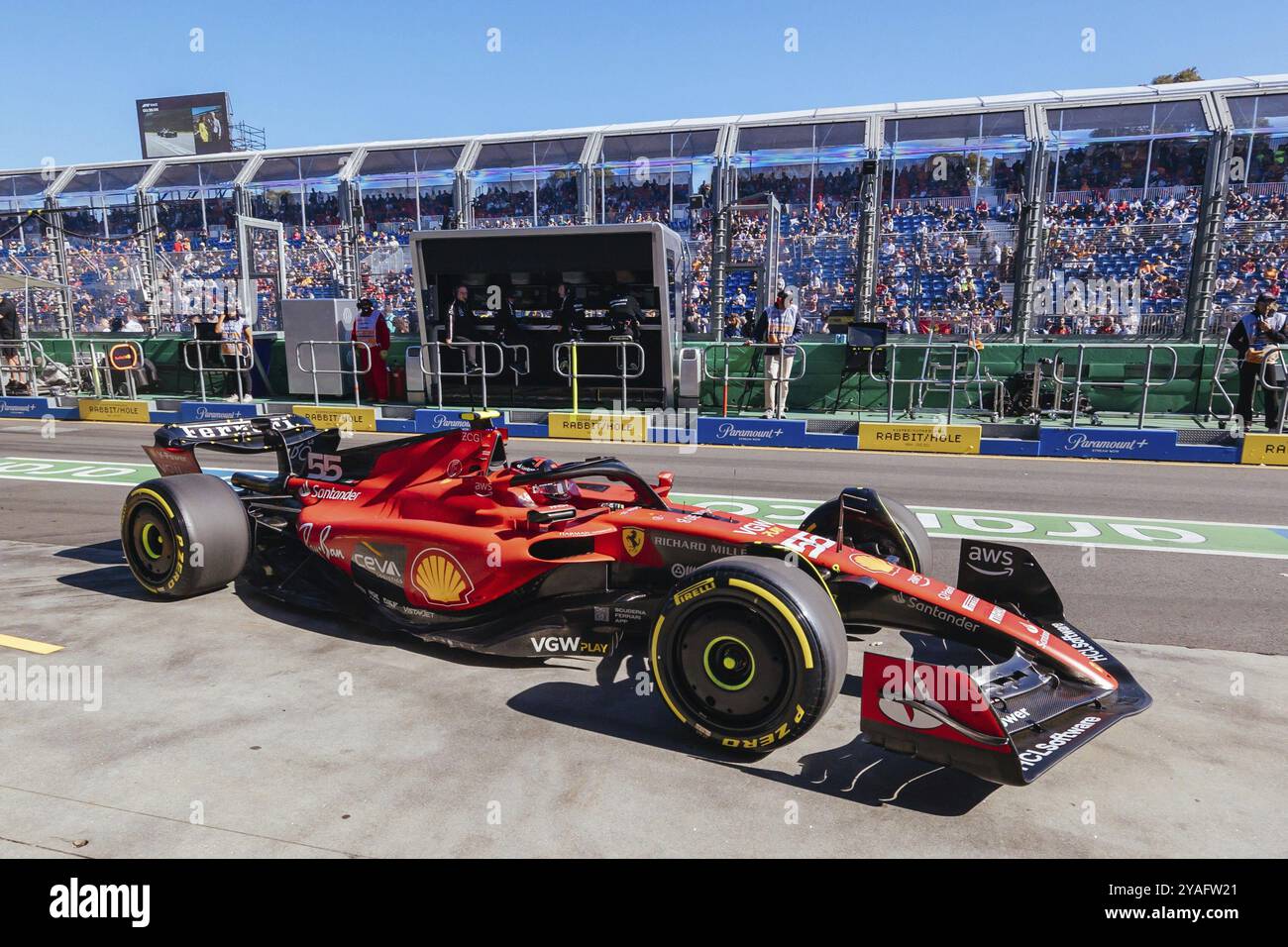 MELBOURNE, AUSTRALIE, 2 AVRIL : Carlos Sainz, Espagnol, pilote la Ferrari SF-23 le jour de la course lors du Grand Prix d'Australie 2023 à Albert Park sur l'Apri Banque D'Images