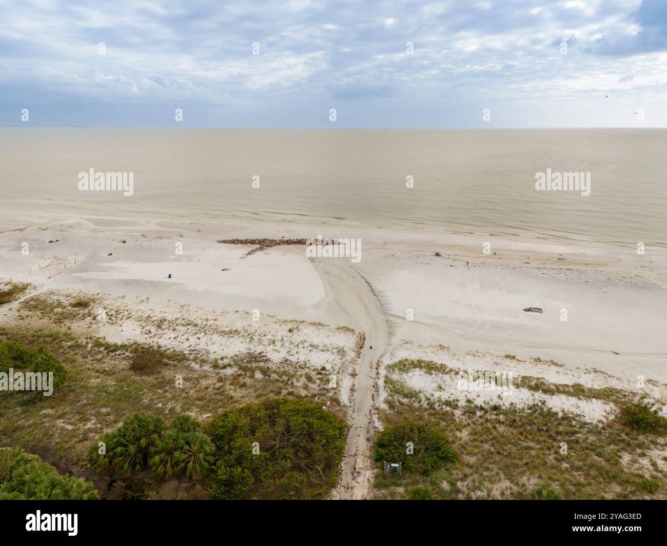 Onde de tempête drainant dans l'océan St Petersburg Beach Floride Hurricane Milton Aftermath Banque D'Images