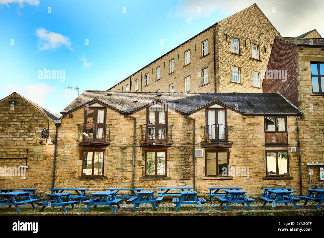 Le pub White Cross sur les rives du canal de Lancaster Banque D'Images