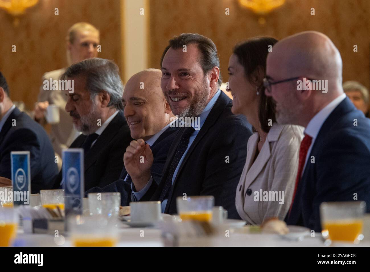 Madrid, Espagne. 14 octobre 2024. Le ministre des Transports du gouvernement espagnol, Oscar Puente, lors d'un petit déjeuner informatif à Madrid. Reyes Maroto, membre de la 10ème législature de l’Assemblée de Madrid, et le ministre des Transports, Oscar Puente, ont participé ce matin à un petit-déjeuner informatif organisé par Nueva Economia Forum dans un hôtel du centre de Madrid. Crédit : D. Canales Carvajal/Alamy Live News Banque D'Images