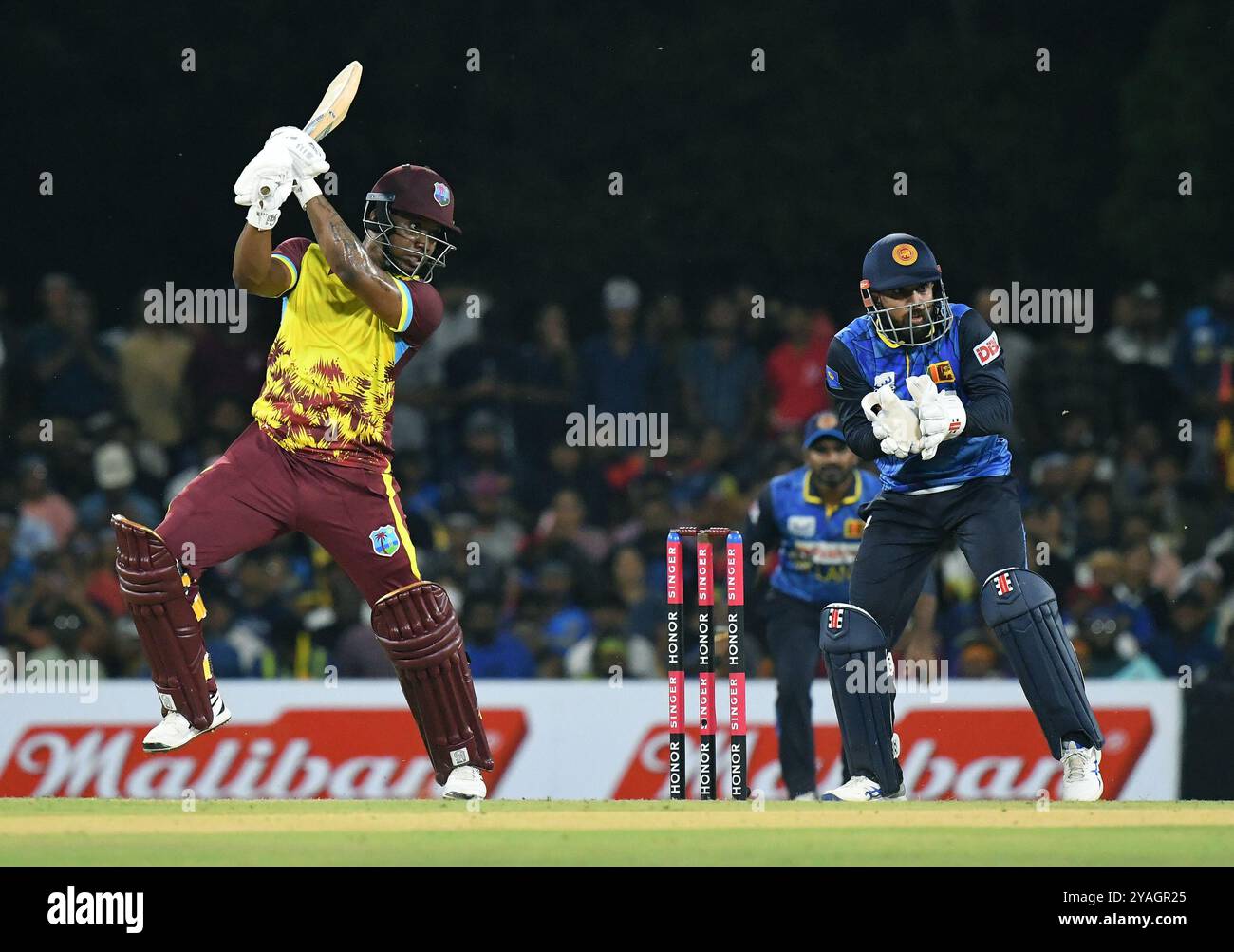 Dambulla, Sri Lanka. 13 octobre 2024. Evin Lewis des Antilles joue un tir lors du T20 International Cricket match entre le Sri Lanka et les Antilles au Rangiri Dambulla International Cricket Stadium à Dambulla, Sri Lanka, le 13 octobre 2024. Crédit : Ajith Perera/Xinhua/Alamy Live News Banque D'Images