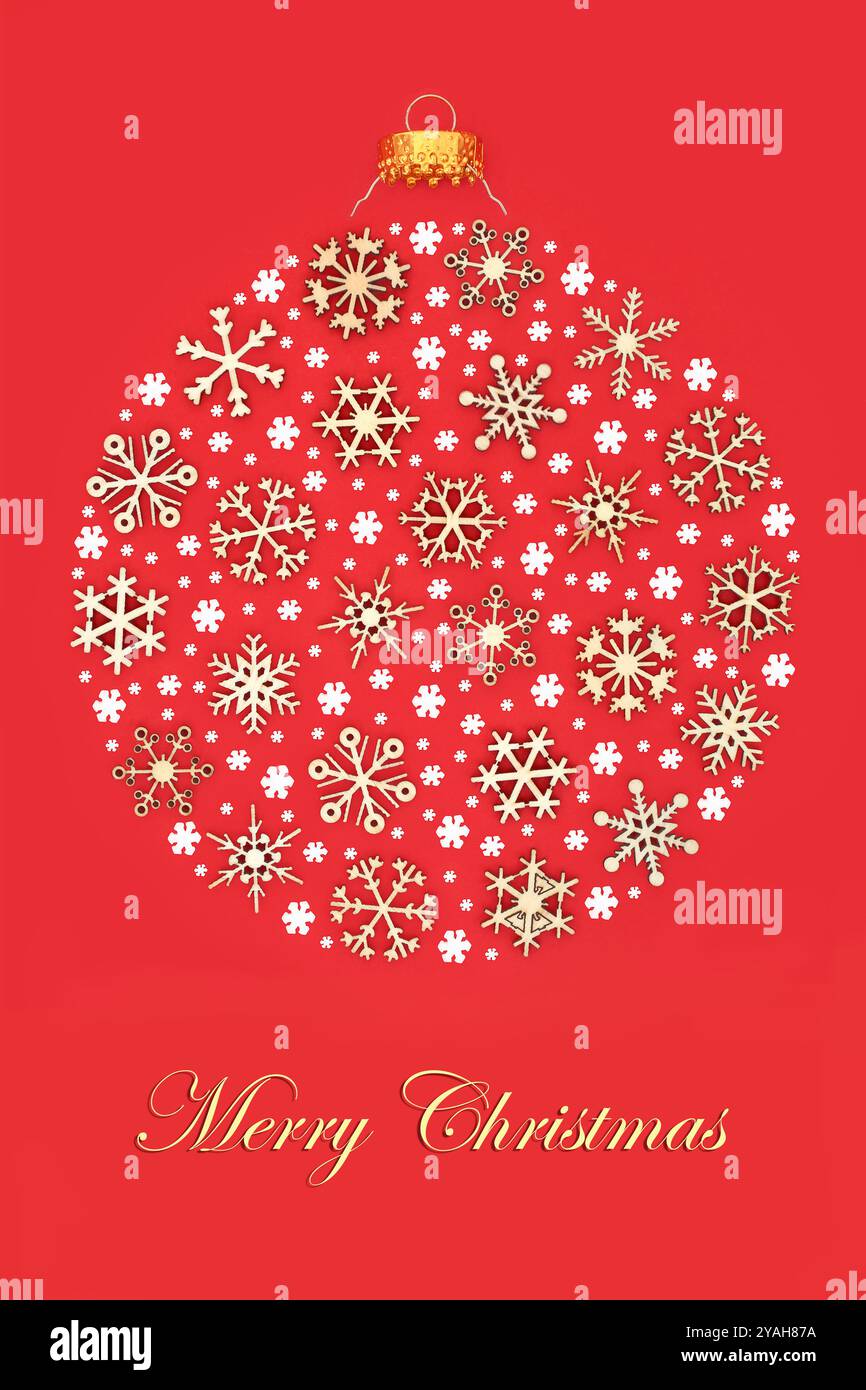 Boule de flocon de neige de Noël concept de décoration de forme ronde abstraite sur fond rouge. Motif de logo surréaliste nostalgique festif pour Yule, Noel, Noël. Banque D'Images Boule de flocon de neige de Noël concept de décoration de forme ronde abstraite sur fond rouge. Motif de logo surréaliste nostalgique festif pour Yule, Noel, Noël. Banque D'Images
