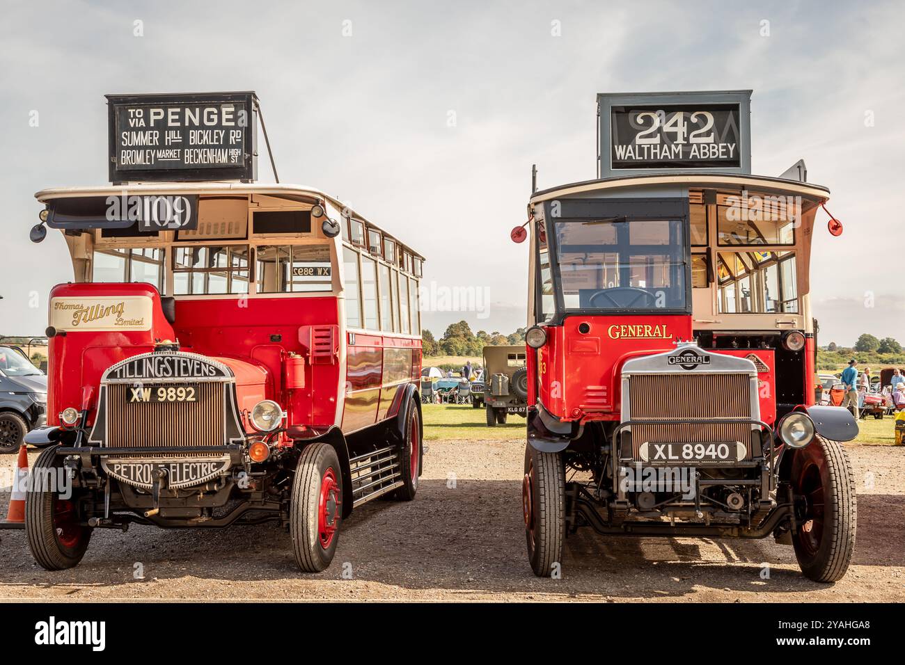 London General S-type S433 XL 8940 et Tiling Stevens TS7 XW 9892 bus, Old Warden, Biggleswade, Bedfordshire, Angleterre, ROYAUME-UNI Banque D'Images