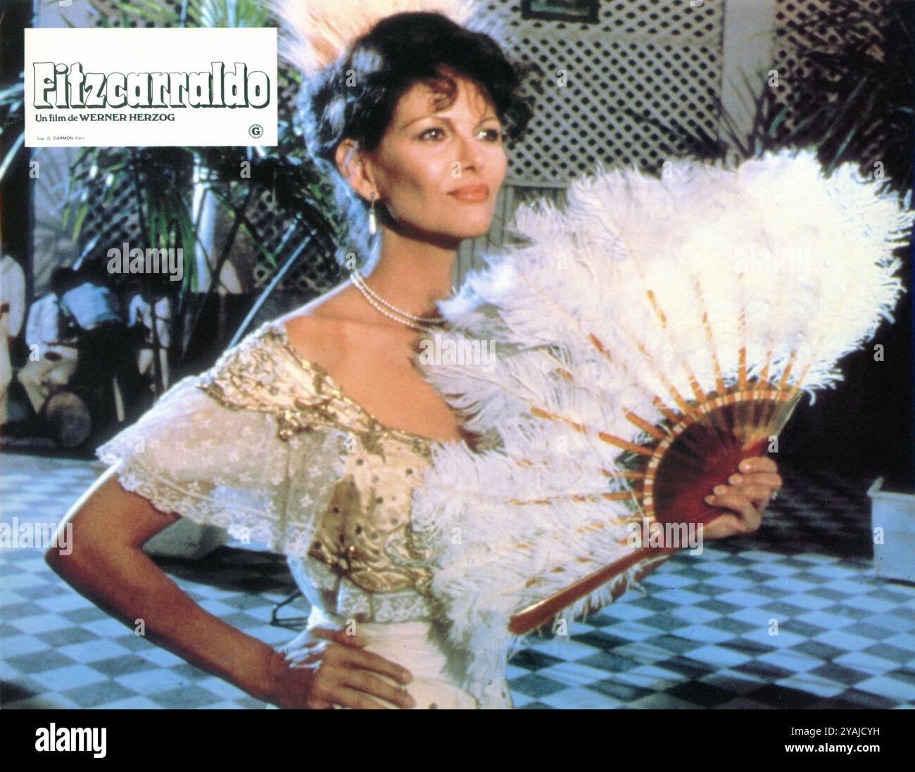 CLAUDIA CARDINALE in FITZCARRALDO 1982 réalisateur / scénariste / producteur WERNER HERZOG musique Popol Vuh costume design Gisela Storch allemagne de l'Ouest - Pérou coproduction Werner Herzog Filmproduktion / Pro-ject Filmproduktion / Filmverlag der Autoren / Zweites Deutsches Fernsehen (ZDF) / Wildlife films / Gaumont (en France) Banque D'Images