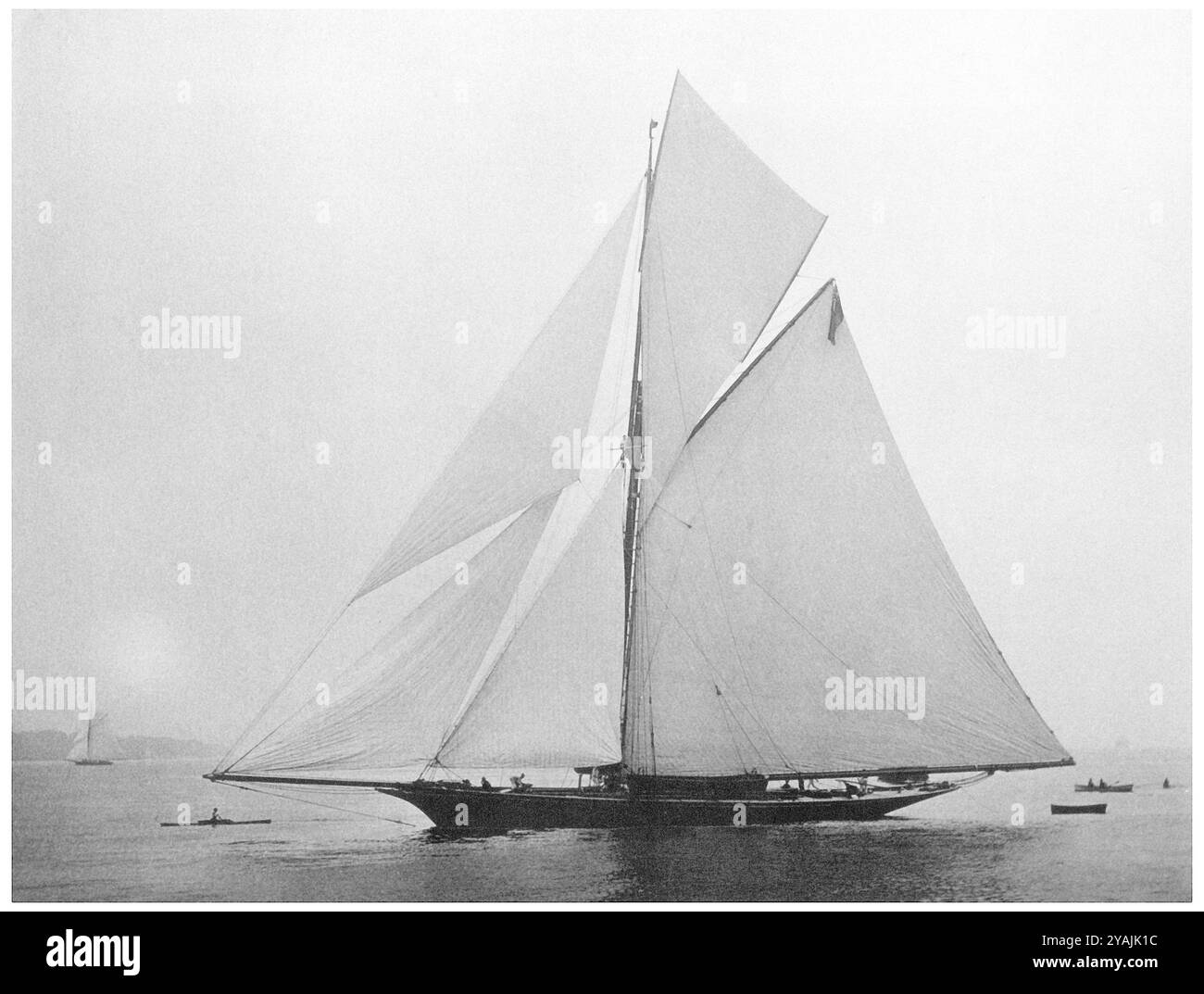 PHOTOS D’ANTAN - géré par PPL PHOTO AGENCYCirca 1887 America’s Cup. Le premier yacht de défi Scottish America’s Cup THISTLE appartenant à James Banque D'Images