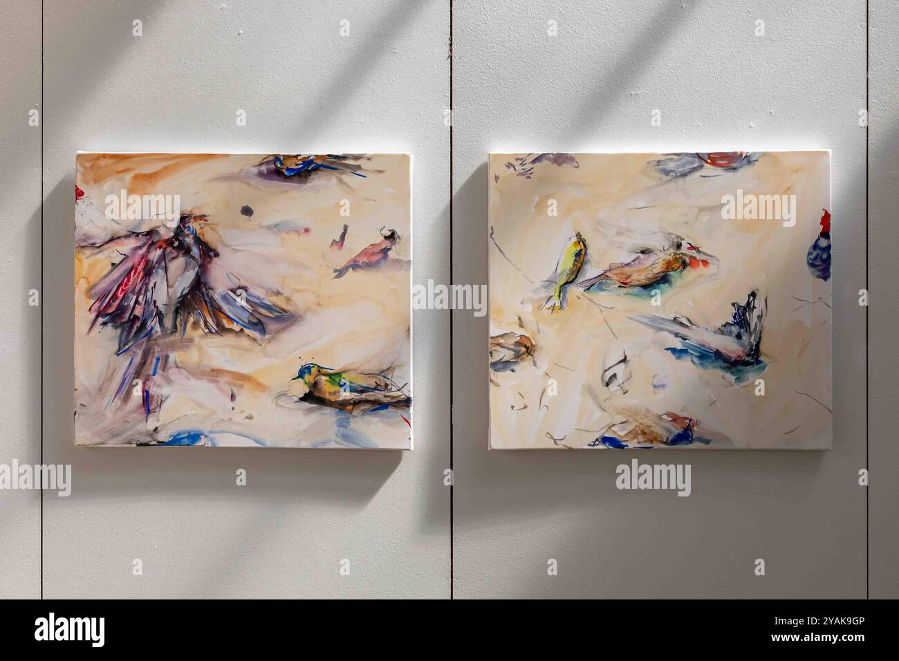 Frozen in Time I and II, peintures à l'huile de Viljami Heinonen à l'exposition estivale Havainto du Art Center Purnu à Orivesi, Finlande Banque D'Images