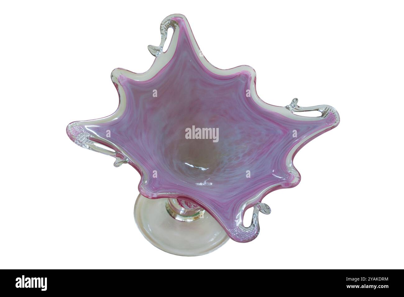 Verrerie en verre de Murano rose isolé sur fond blanc - verrerie de Murano, Italie Banque D'Images