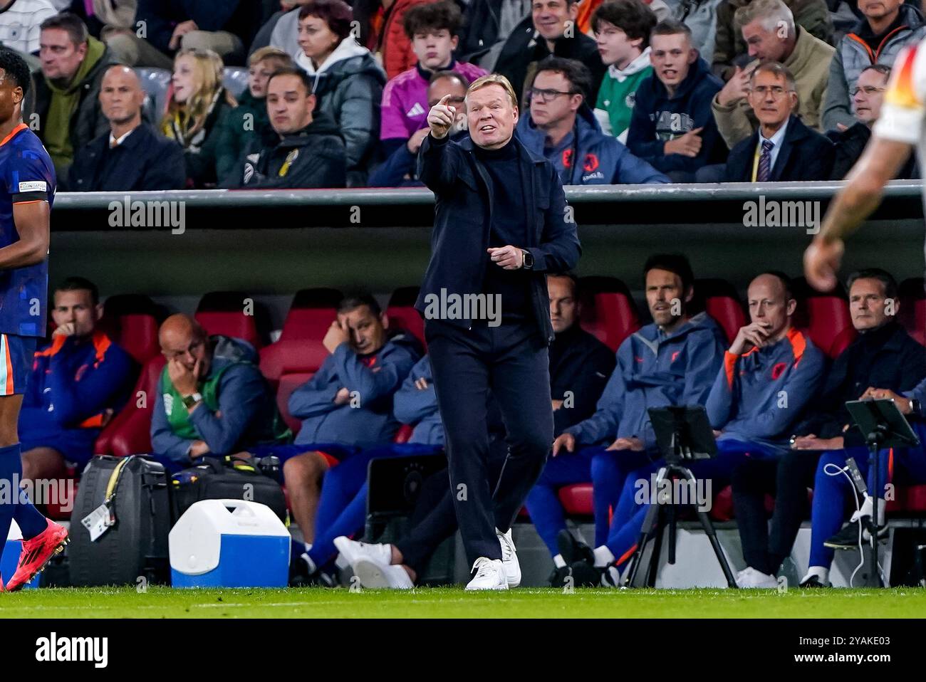 Munich, Allemagne. 14 octobre 2024. MUNICH, ALLEMAGNE - 14 OCTOBRE : l'entraîneur-chef Ronald Koeman, des pays-Bas, entraîne ses joueurs lors du match du Groupe 3 de la Ligue des Nations 2024/2025 de l'UEFA entre l'Allemagne et les pays-Bas à l'Allianz Arena le 14 octobre 2024 à Munich, en Allemagne. (Photo de Pieter van der Woude/Orange Pictures) crédit : Orange pics BV/Alamy Live News Banque D'Images
