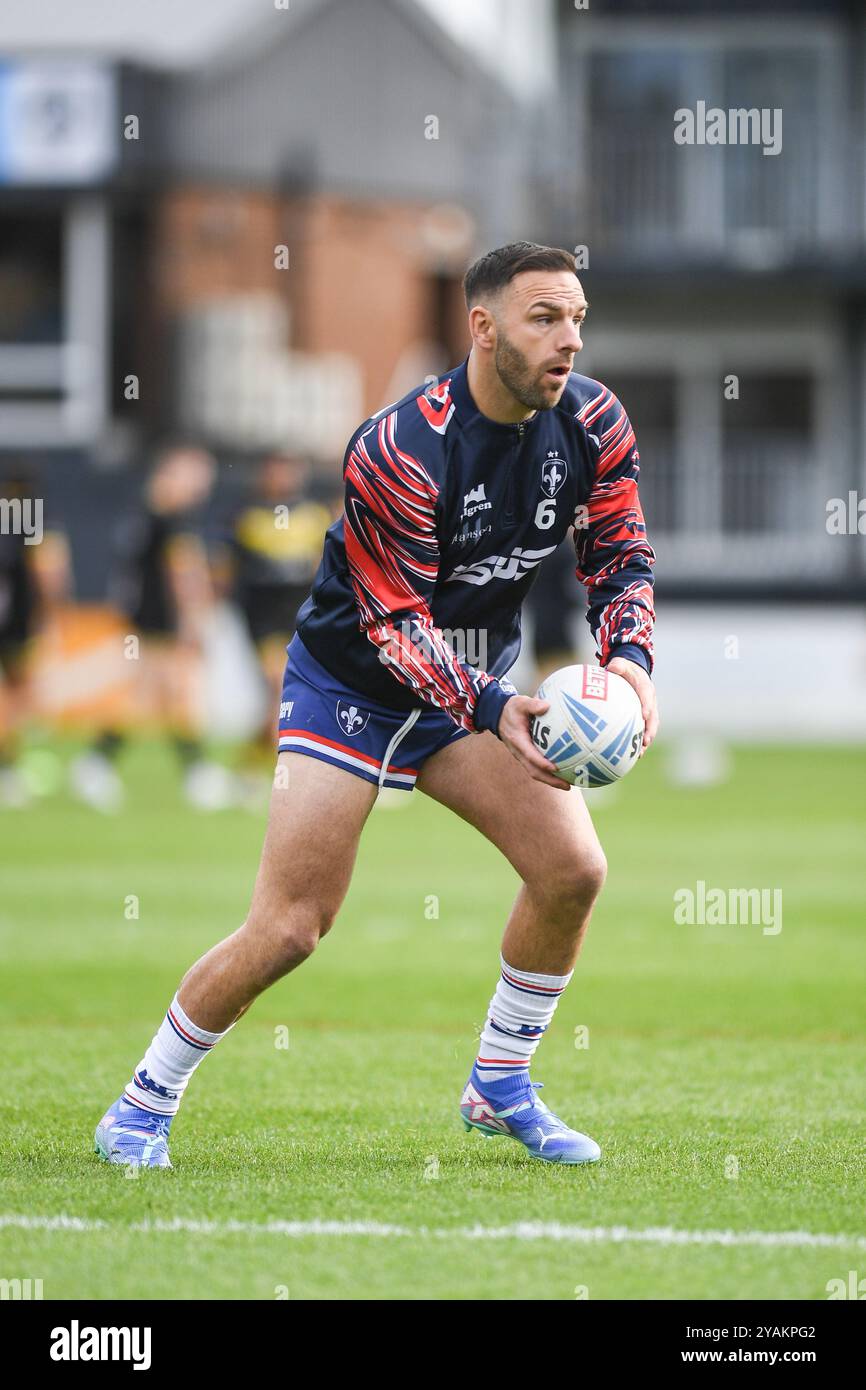 Wakefield, Angleterre - 13 novembre 2024 - Luke Gale de Wakefield Trinity pendant l'échauffement. Fans de Wakefield Trinity. Rugby League, Betfred Championship semi final, Play Off., Wakefield Trinity vs York Knights au DIY Kitchens Stadium, Wakefield, Royaume-Uni Dean Williams Banque D'Images