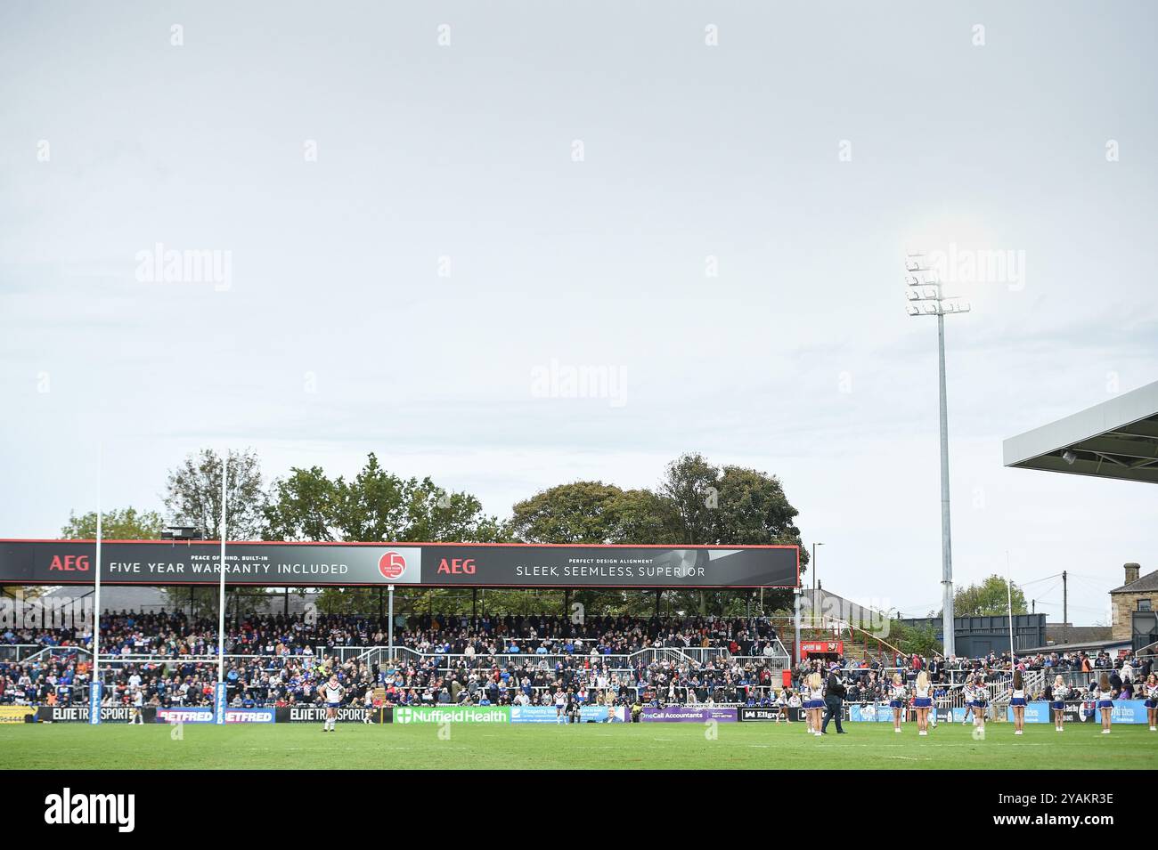 Wakefield, Angleterre - 13 novembre 2024 - vue générale, tribune nord. Rugby League, Betfred Championship semi final, Play Off., Wakefield Trinity vs York Knights au DIY Kitchens Stadium, Wakefield, Royaume-Uni Dean Williams Banque D'Images