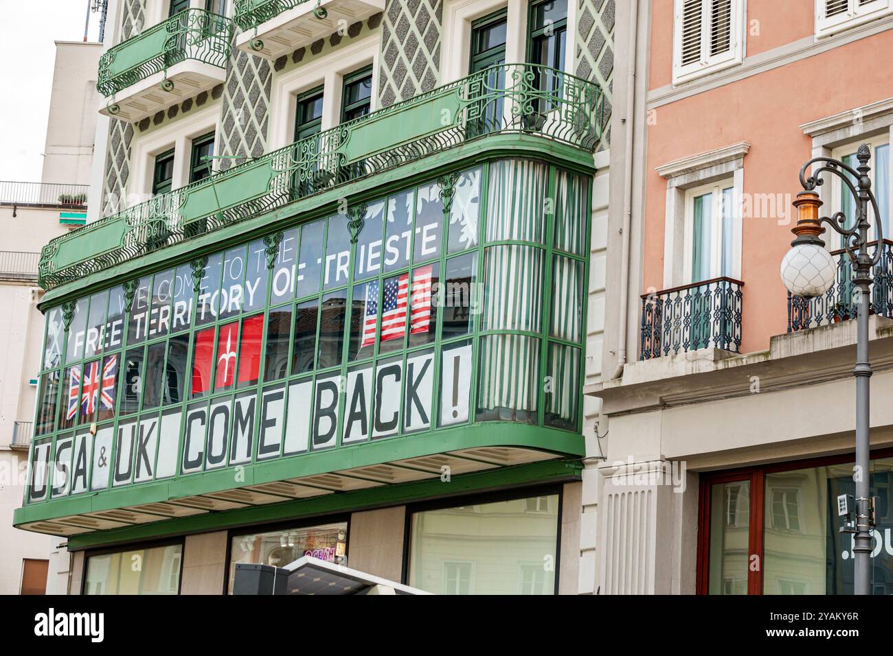 Trieste Italie, Piazza della Borsa, Casa Bartoli Maison, style architectural sécessionniste viennois, extérieur, immeubles résidentiels, ter libre Banque D'Images