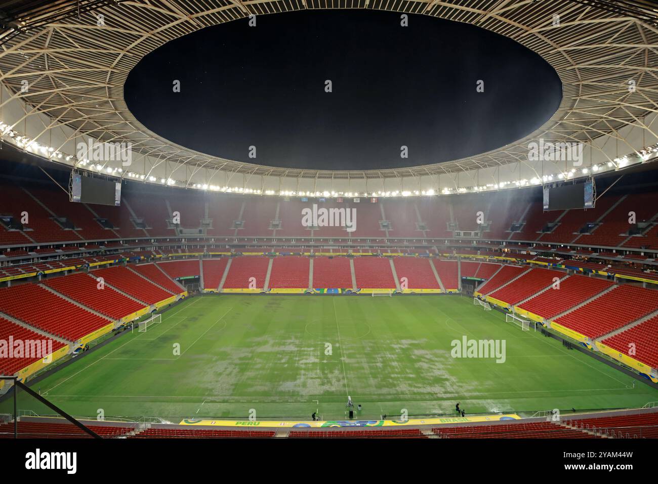 Brasilia, Brésil. 14 octobre 2024. Vue générale du stade Mane Garrincha, après la séance d'entraînement de l'équipe nationale du Brésil au stade Mane Garrincha, à Brasilia, Brésil, le 14 octobre 2024. L’équipe se prépare à affronter le Pérou lors de la 10e manche des qualifications sud-américaines pour la Coupe du monde de la FIFA 2026. Photo : Heuler Andrey/DiaEsportivo/Alamy Live News crédit : DiaEsportivo/Alamy Live News Banque D'Images