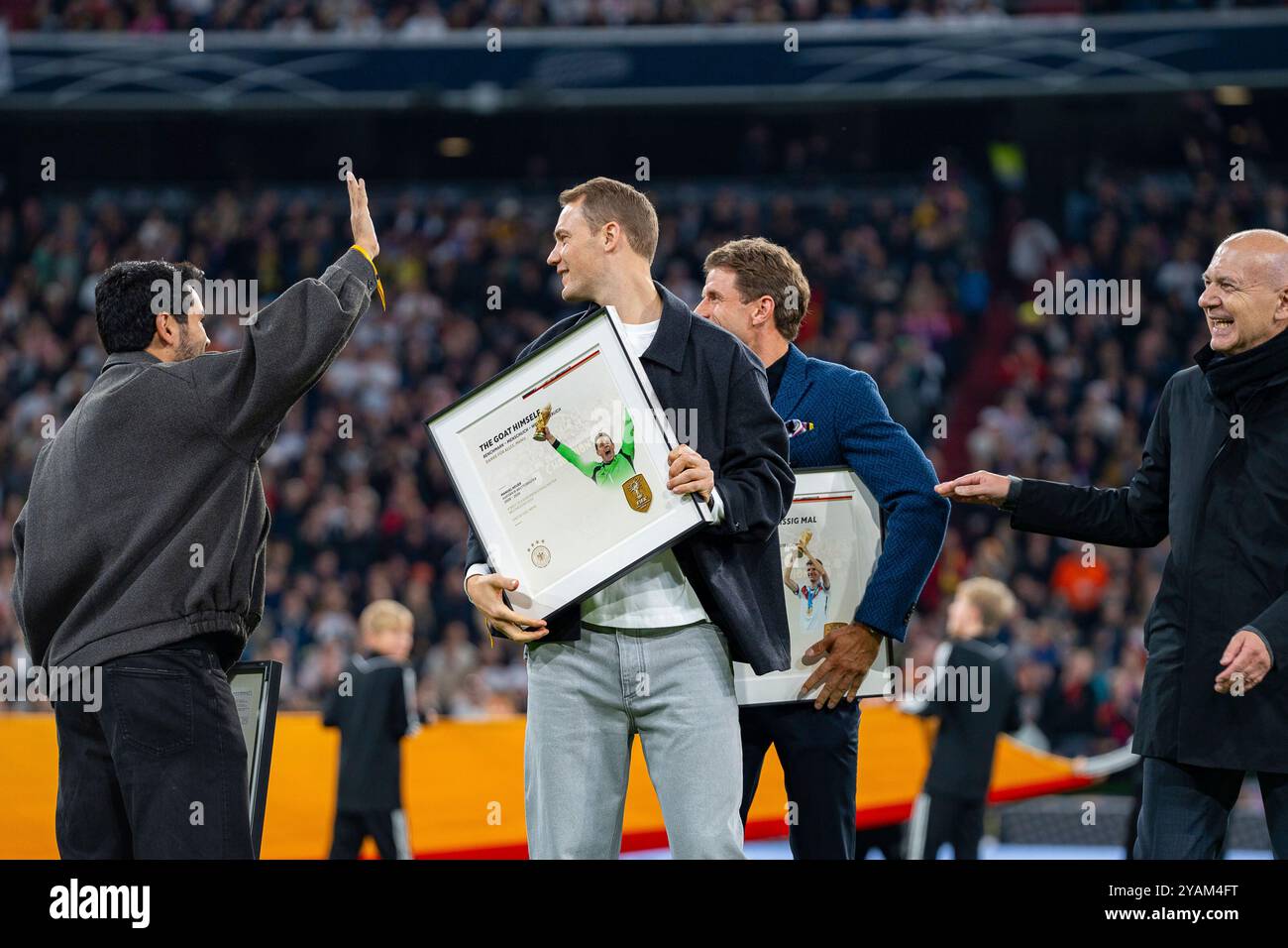 14.10.2024, Deutschland v. Niederlande, Ligue des Nations 4. Spieltag, Gruppe C Verabschiedung von Manuel Neuer, Ilkay Gündogan, Thomas Müller und Toni Kroos, der nicht anwesend War Wichtiger Hinweis : Gemaess den Vorgaben der DFL Deutsche Fussball Liga bzw. Des DFB Deutscher Fussball-Bund ist es untersagt, in dem Stadion und/oder vom Spiel angefertigte Fotoaufnahmen in Form von Sequenzbildern und/oder videoaehnlichen Fotostrecken zu verwerten Foto : Bahho Kara/Kirchner-Media Banque D'Images