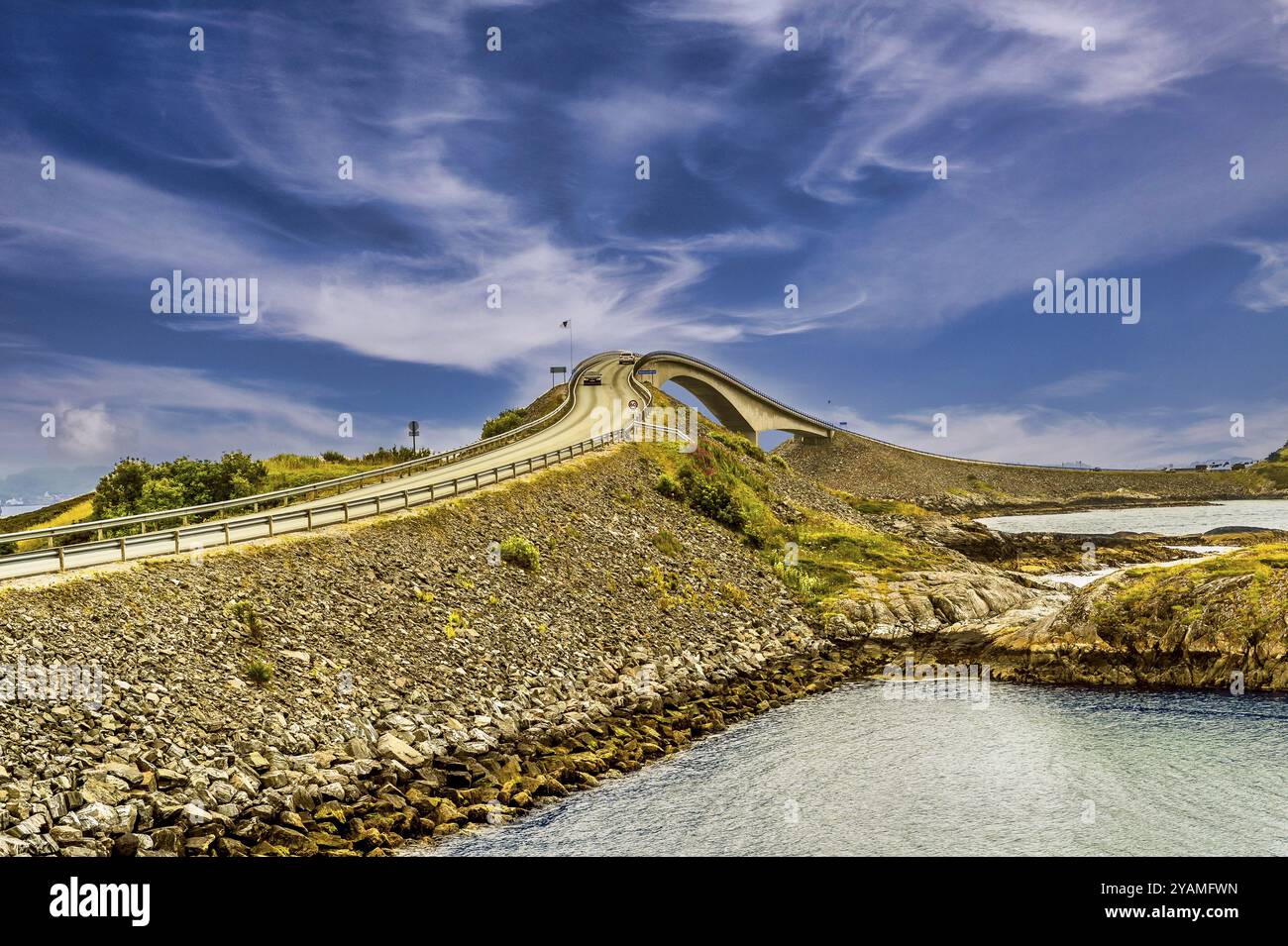 Storseisund Bridge, Atlantic Road, Atlanterhavsveien, Karvag, Vevang, côte ouest, Norvège, terres publiques, Europe Banque D'Images