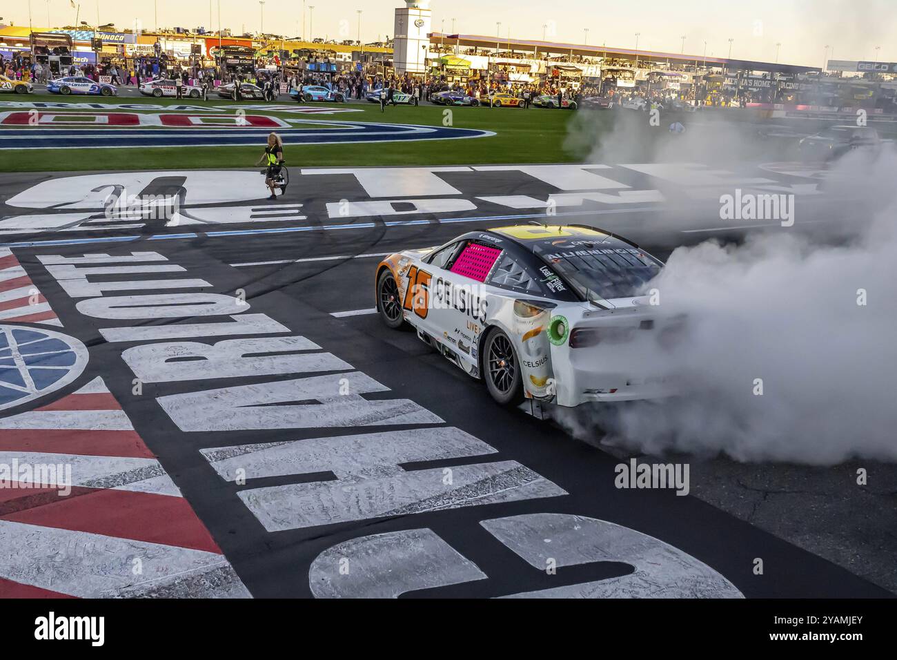 Le pilote NASCAR Cup Series, AJ ALLMENDINGER (16 ans), remporte le Bank of Amercia ROVAL 400 au Charlotte Motor Speedway de Concord, Caroline du Nord Banque D'Images